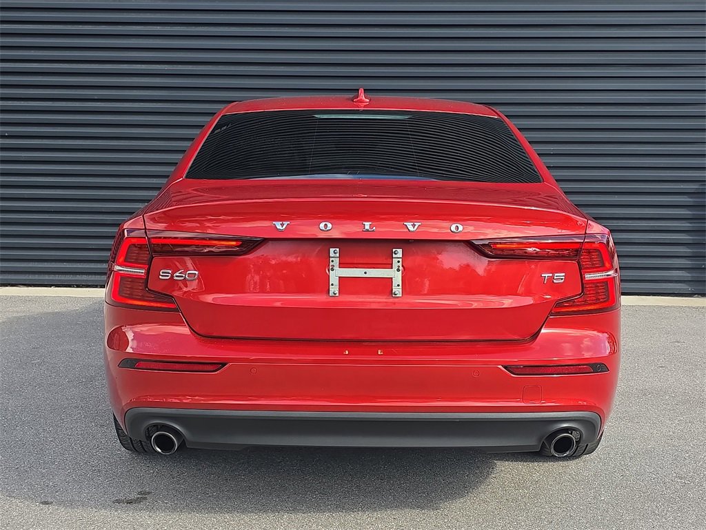 Used 2020 Volvo S60 T5 Momentum image 6