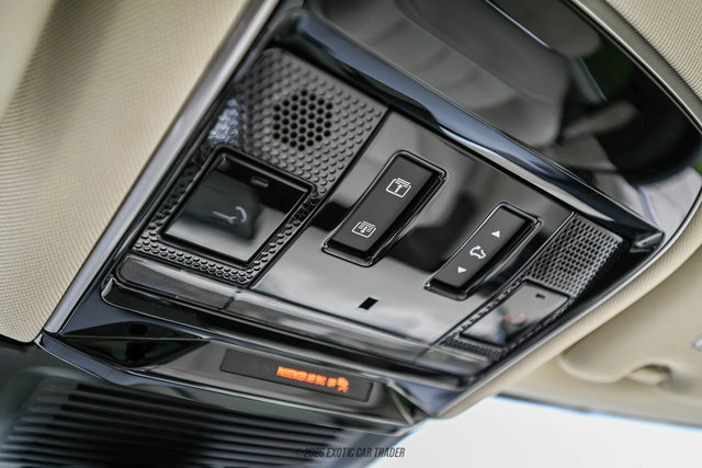 Used 2025 Land Rover Range Rover SE image 46