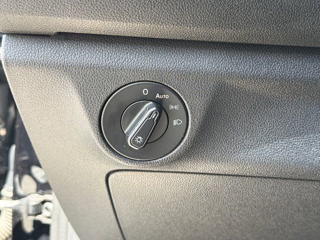 Used 2019 Volkswagen Jetta FWD image 32