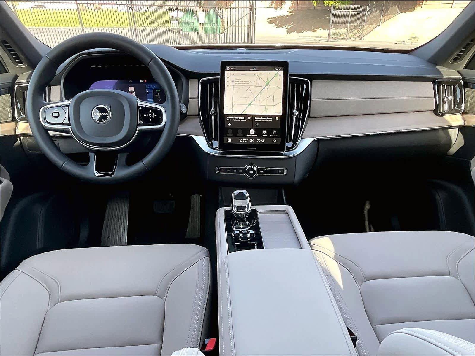 New 2026 Volvo XC90 T8 Plus w/ Protection Package Premier image 7