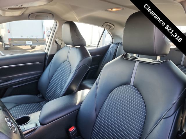 Used 2023 Toyota Camry SE image 18