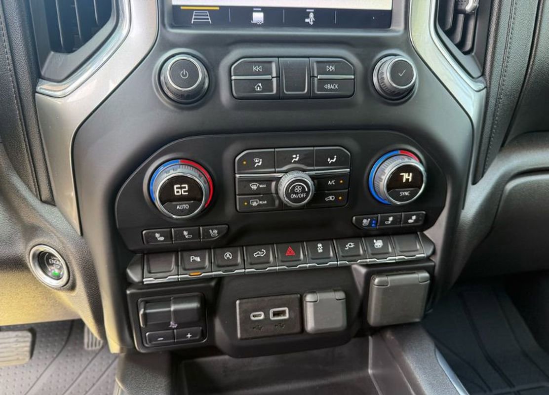 Used 2019 Chevrolet Silverado 1500 LTZ w/ LTZ Plus Package AWD/4WD image 28