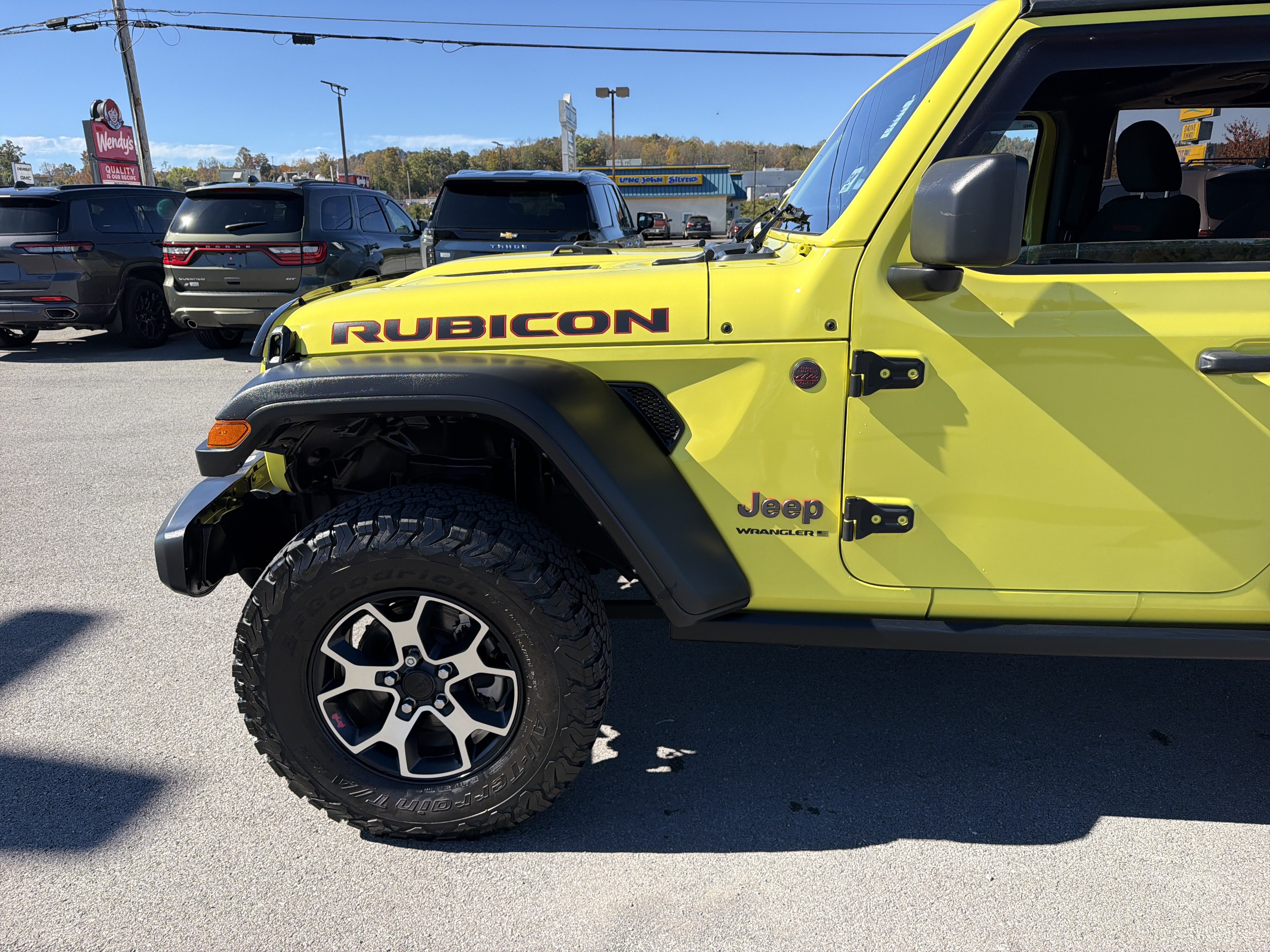Used 2023 Jeep Wrangler Rubicon w/ LED Lighting Group AWD/4WD image 11