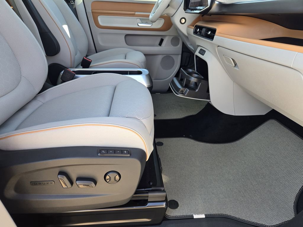 New 2025 Volkswagen ID. Buzz Pro S Plus image 10