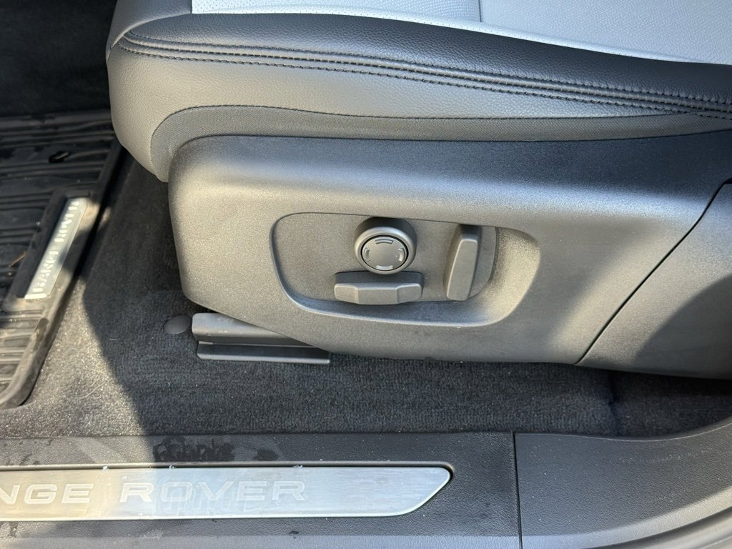 Certified 2026 Land Rover Range Rover Evoque Dynamic SE image 12