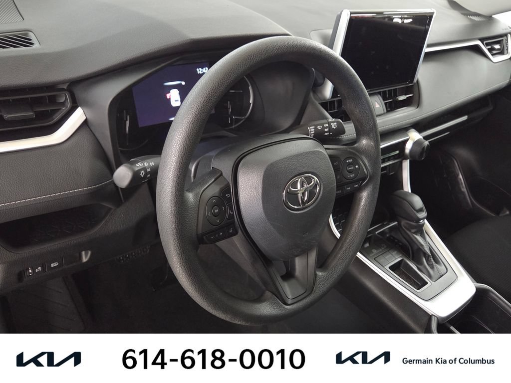 Used 2023 Toyota RAV4 LE FWD image 17