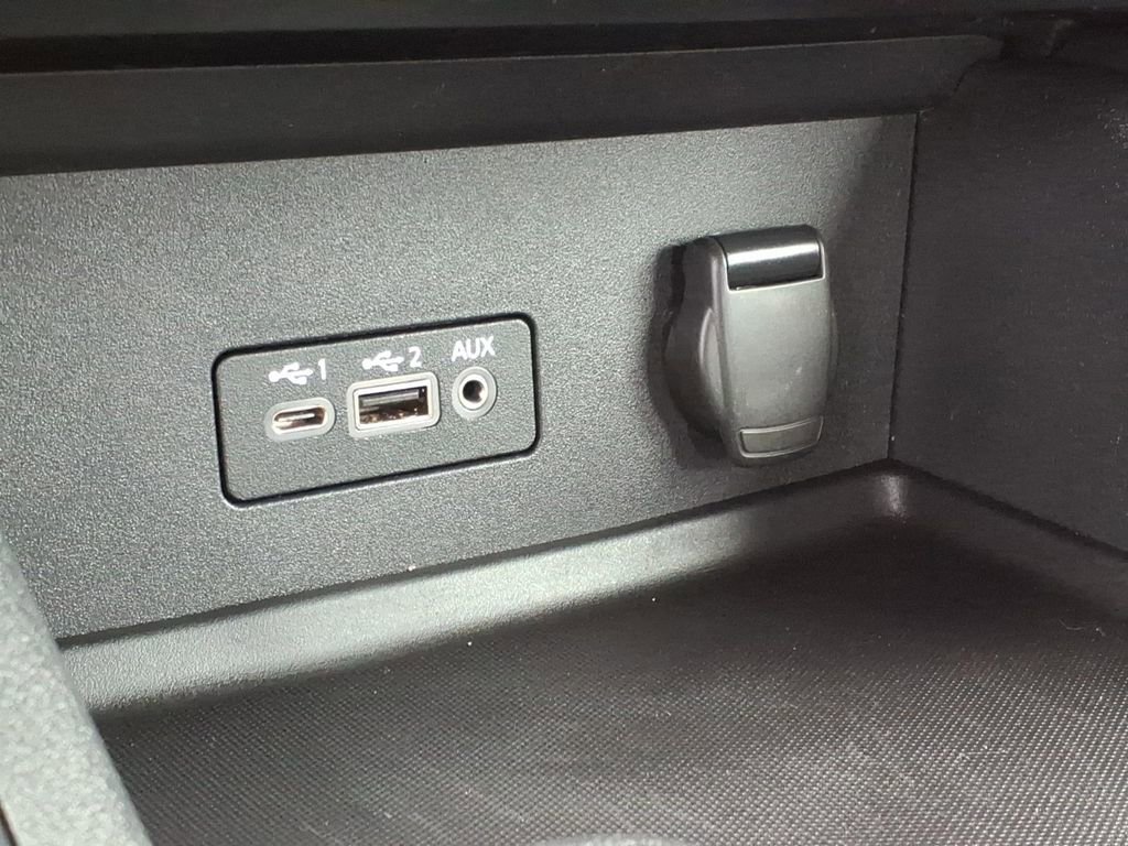 Used 2020 Nissan Sentra SV w/ Lighting Package image 15