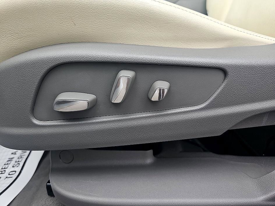 Used 2020 Cadillac XT6 Premium Luxury image 14