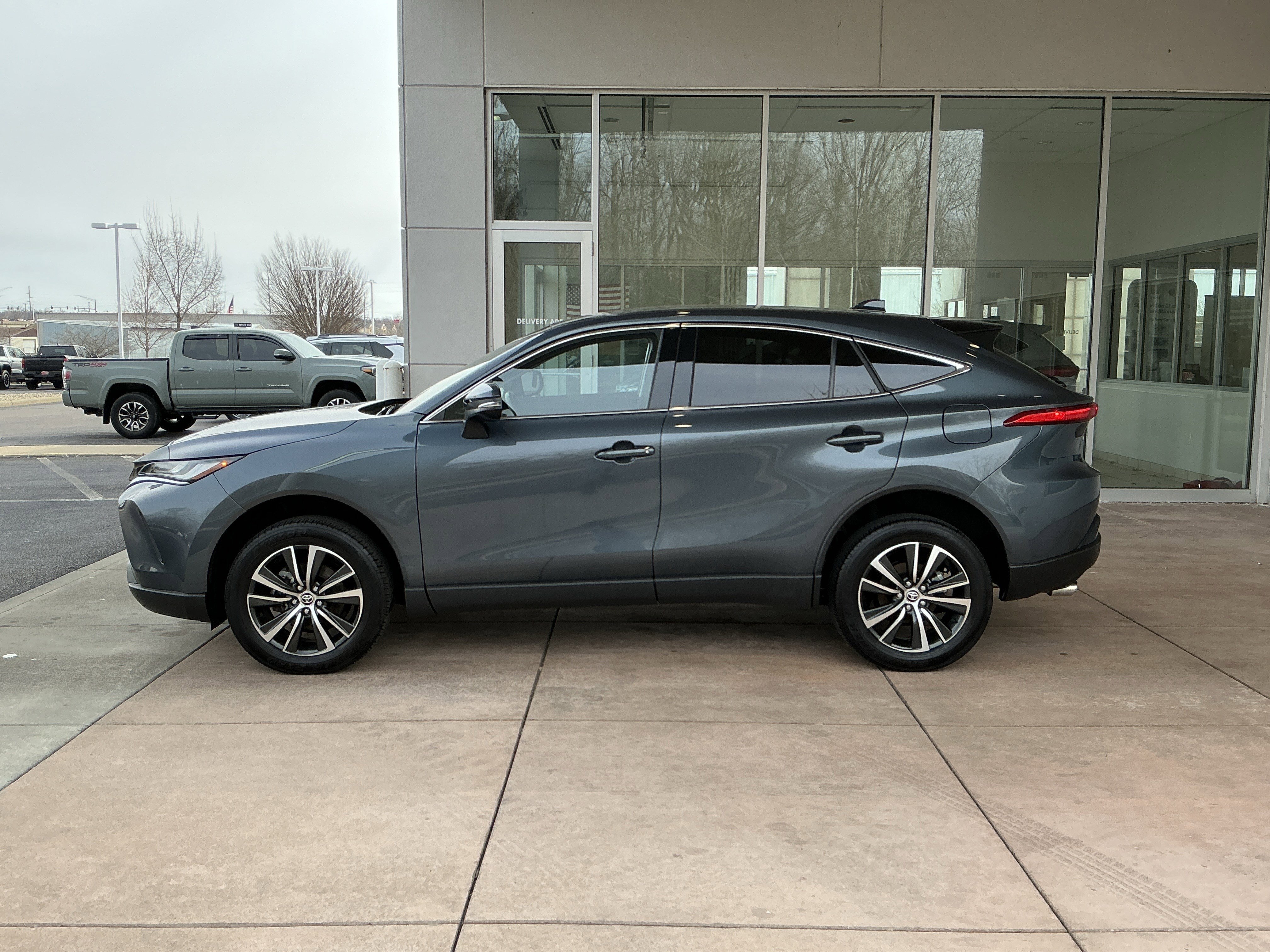 Used 2024 Toyota Venza LE image 19