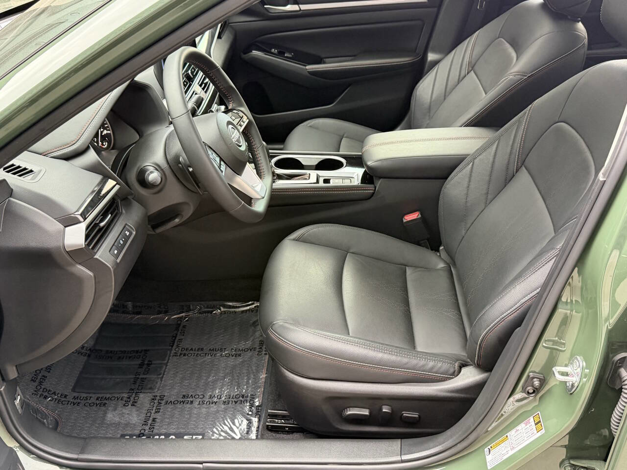 Used 2025 Nissan Altima 2.5 SR w/ SR Premium Package AWD/4WD image 16