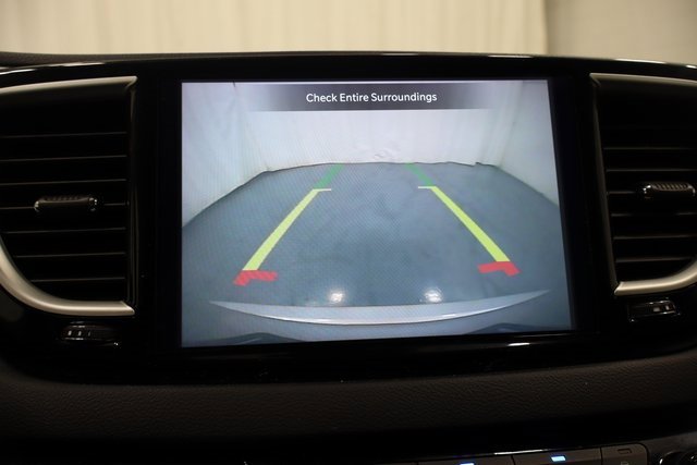 Used 2024 Chrysler Pacifica Touring-L image 22