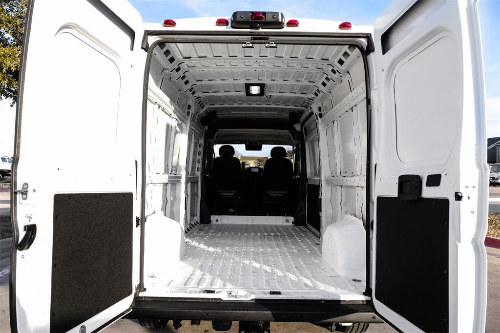 Used 2024 RAM ProMaster 2500 w/ Quick Order Package 22G SLT image 46