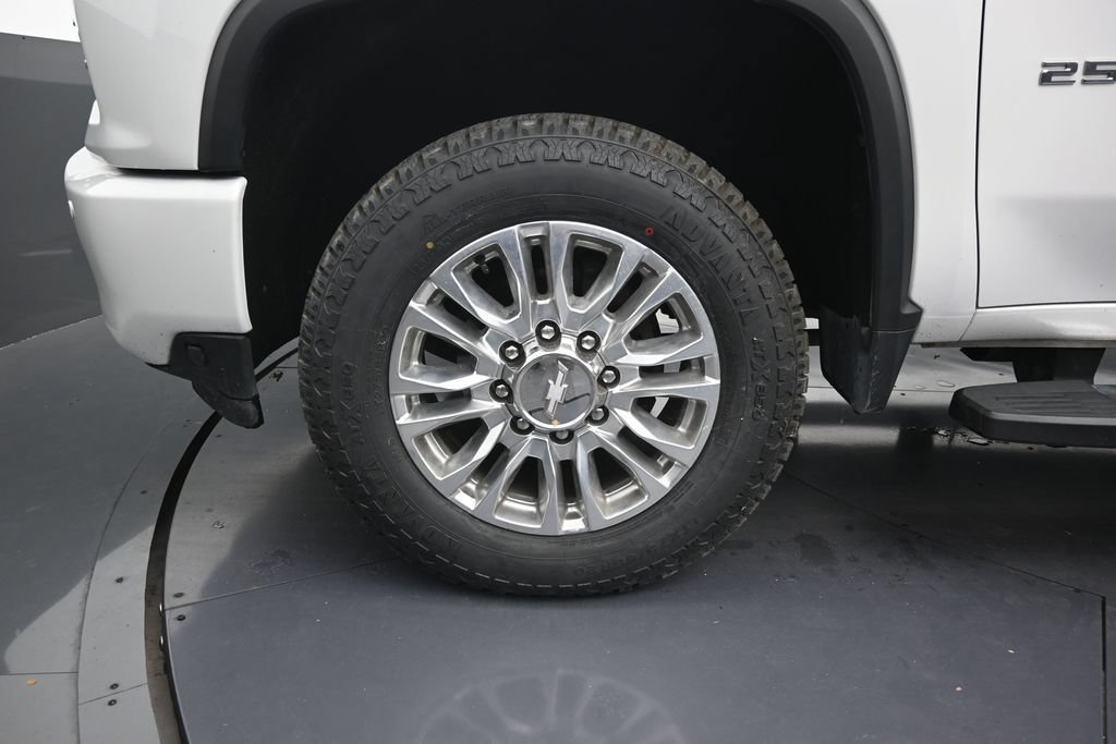 Used 2020 Chevrolet Silverado 2500 High Country w/ Z71 Off-Road Package AWD/4WD image 9
