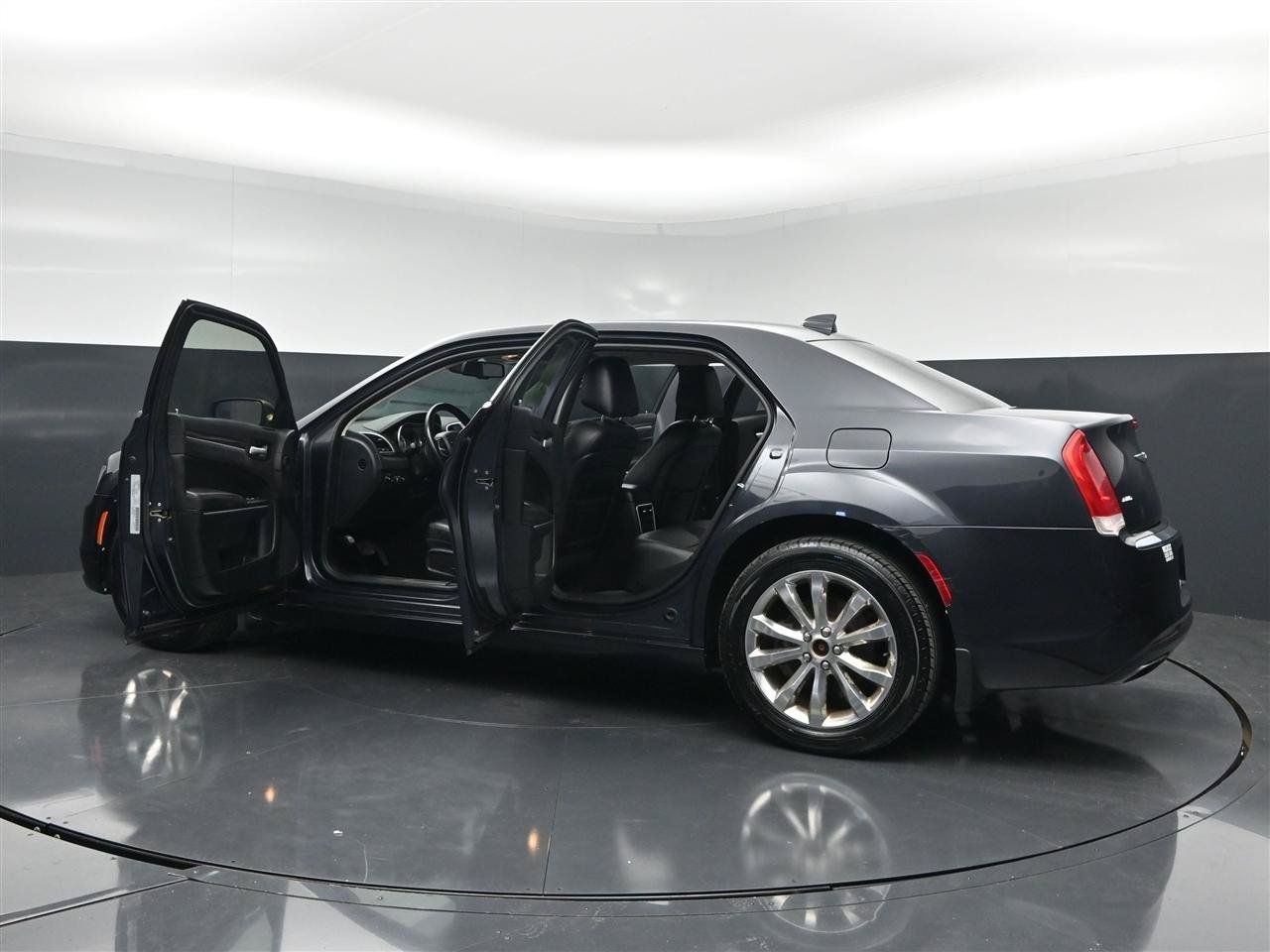Used 2017 Chrysler 300 Limited w/ Value Package AWD/4WD image 37
