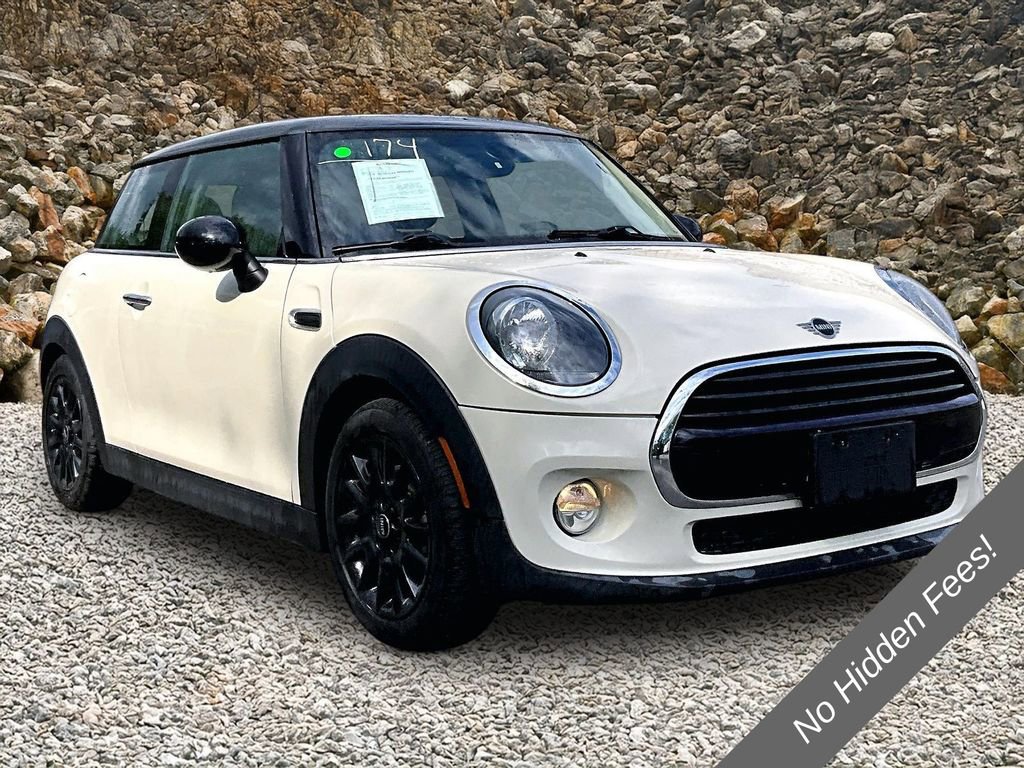 Used 2019 MINI Cooper 2-Door Hardtop w/ Signature Upholstery Package FWD image 9
