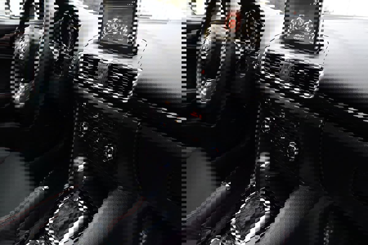 Used 2016 MAZDA MAZDA3 i Grand Touring image 18