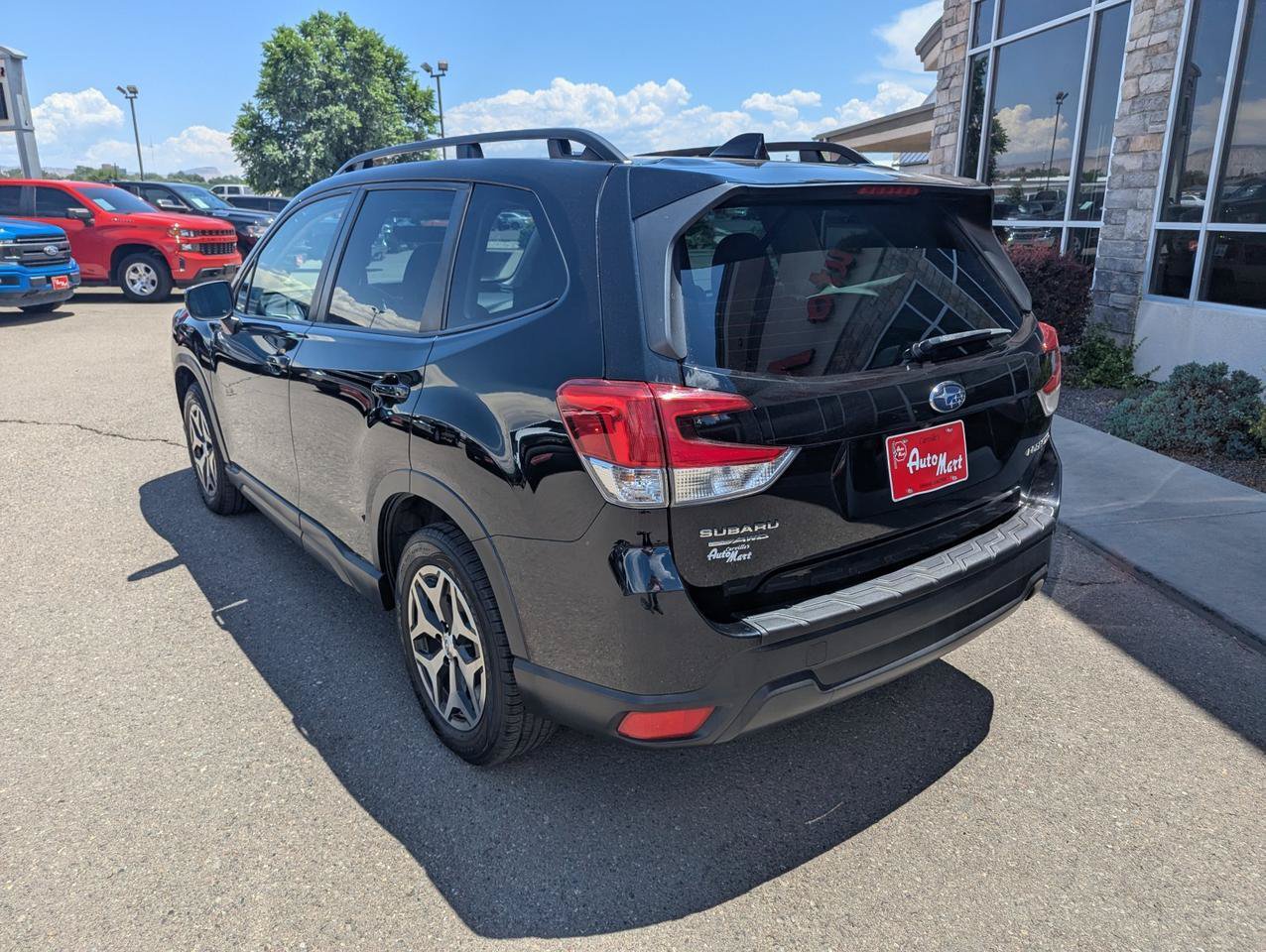 Used 2023 Subaru Forester Premium AWD/4WD image 3