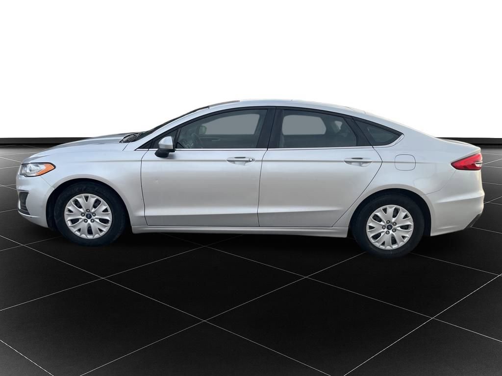 Used 2019 Ford Fusion S image 2