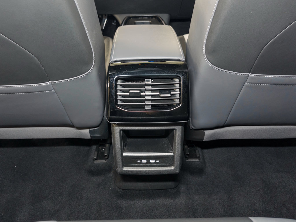 Used 2023 Volkswagen ID.4 Pro AWD/4WD image 21