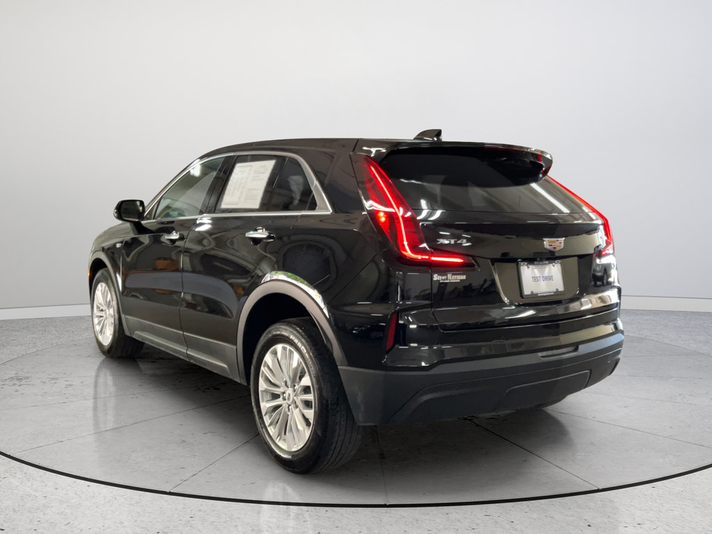 Certified 2024 Cadillac XT4 Luxury FWD image 9