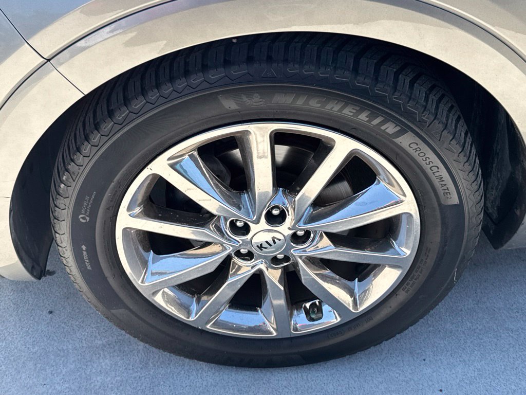 Used 2018 Kia Sorento SX FWD image 4