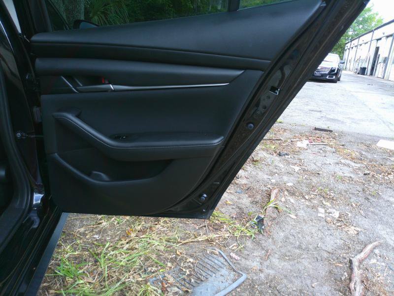 Used 2020 MAZDA MAZDA3 Sedan FWD image 25