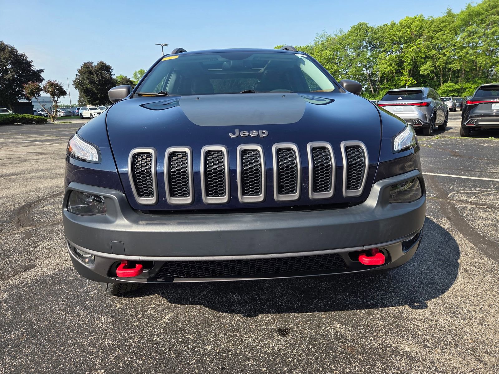 Used 2016 Jeep Cherokee Trailhawk w/ Comfort/Convenience Group AWD/4WD image 4
