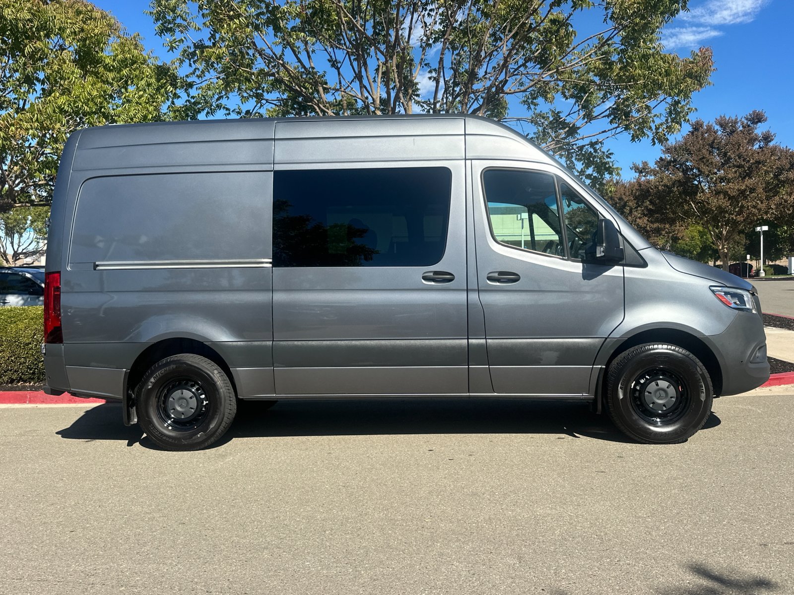Used 2023 Mercedes-Benz Sprinter 2500 image 7