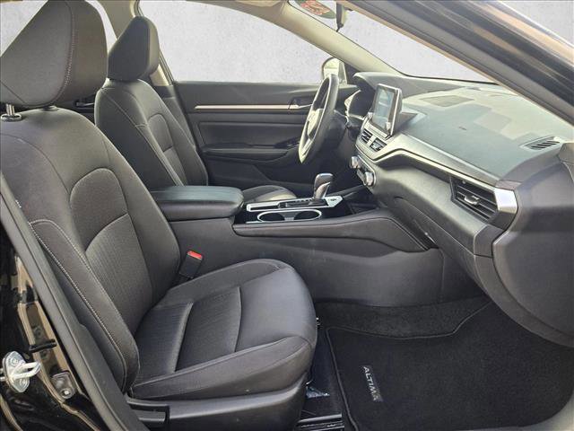 Used 2023 Nissan Altima 2.5 SV FWD image 18