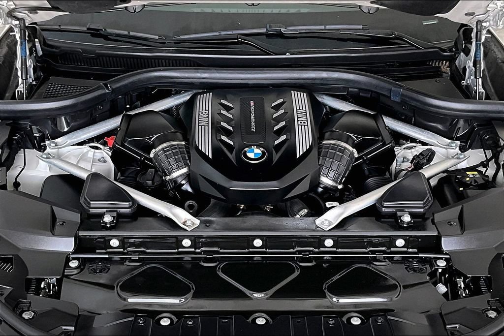 Used 2022 BMW X6 M50i w/ Premium Package AWD/4WD image 12