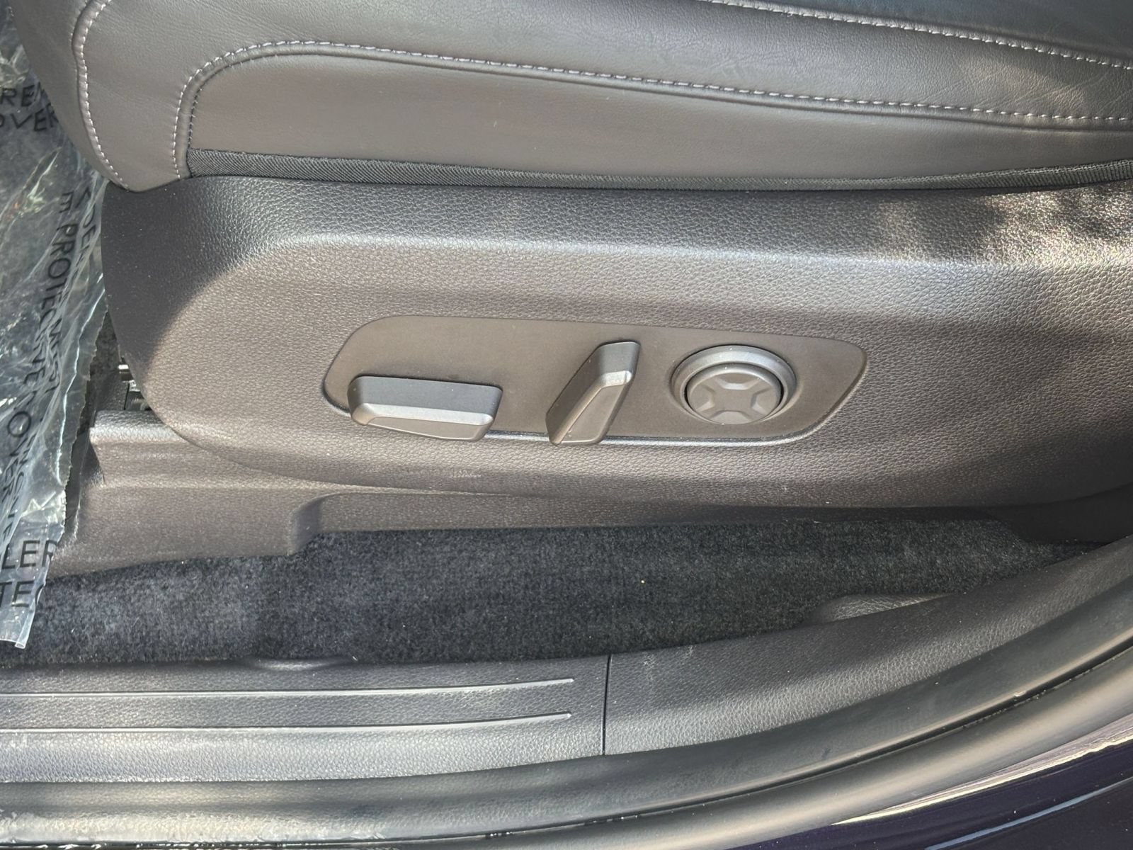 Used 2026 Kia Carnival FWD image 22