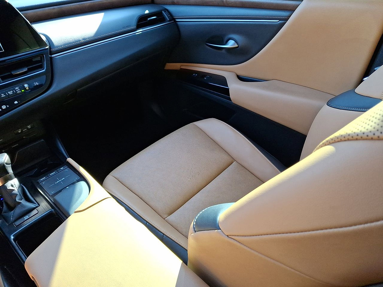 Used 2022 Lexus ES 350 w/ Premium Package image 11