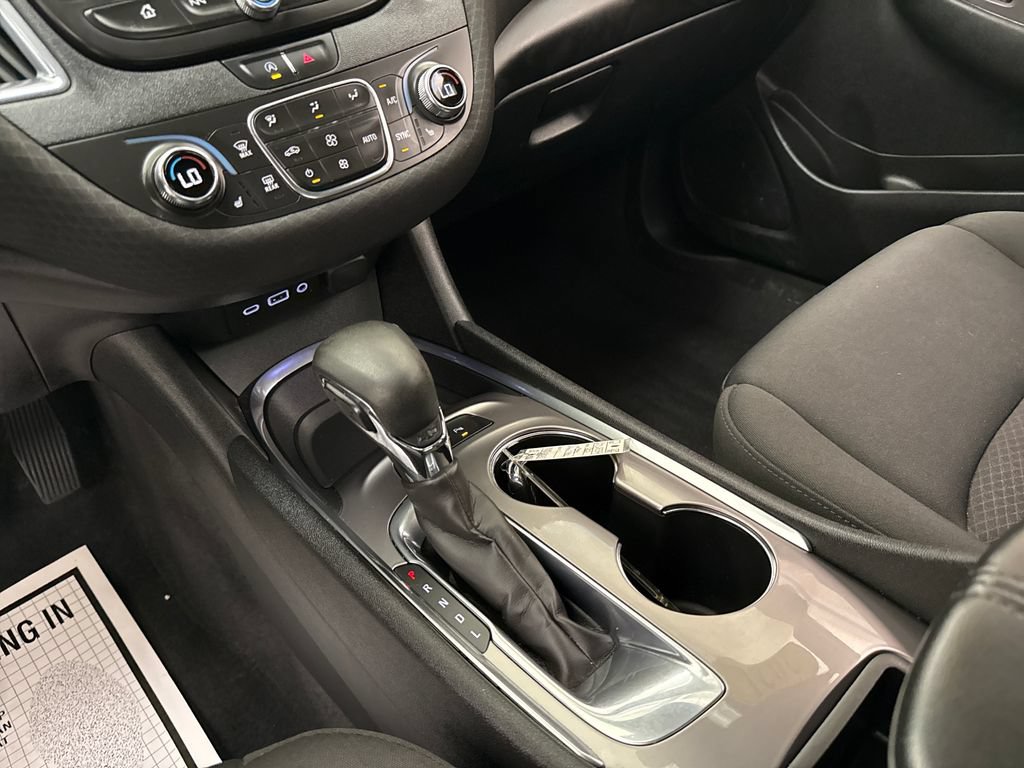 Used 2021 Chevrolet Malibu LT FWD image 19