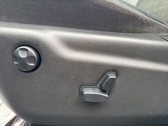 Used 2019 Jeep Grand Cherokee Altitude image 15