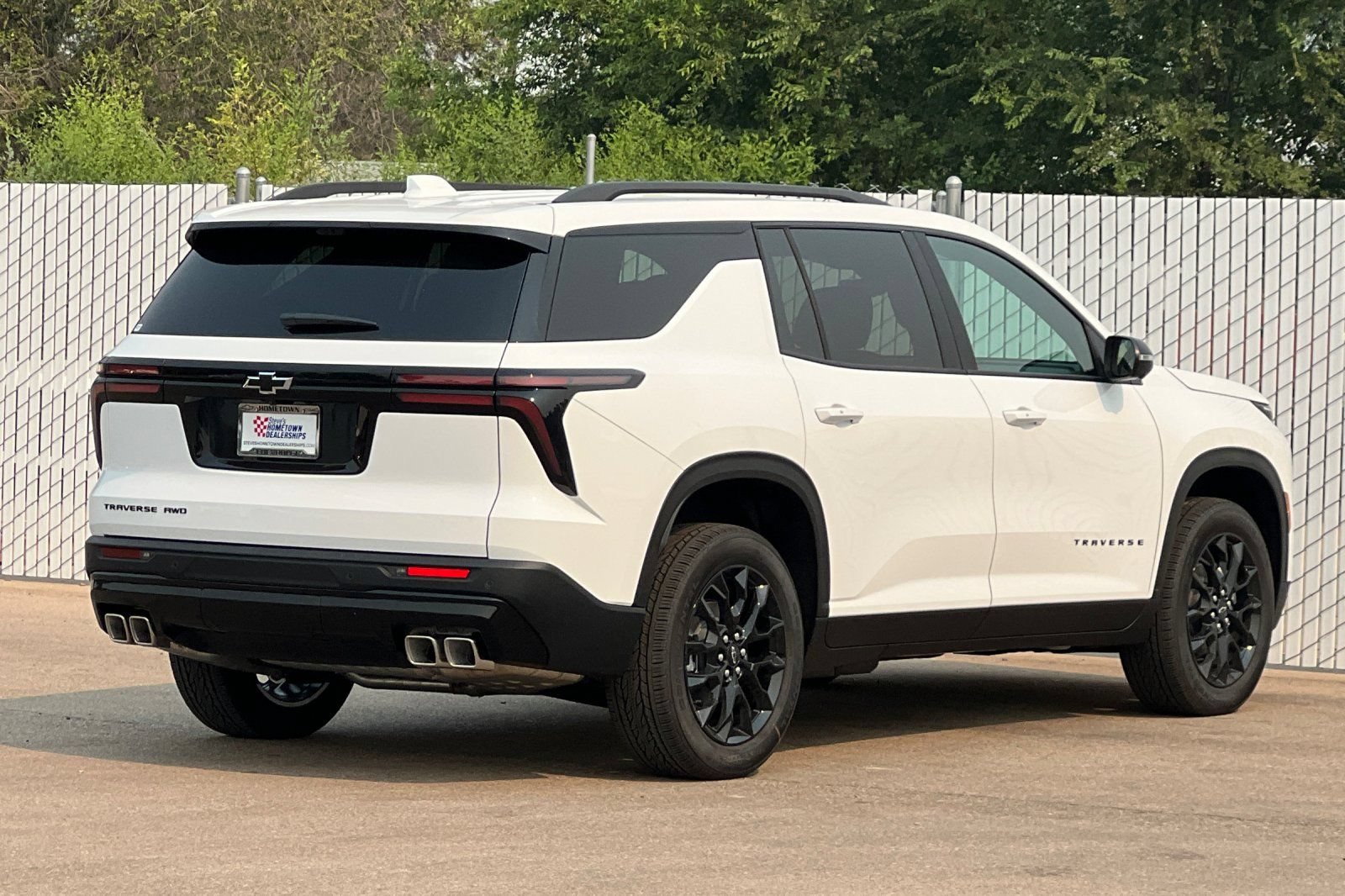 New 2026 Chevrolet Traverse LT w/ Midnight/Sport Edition AWD/4WD image 4