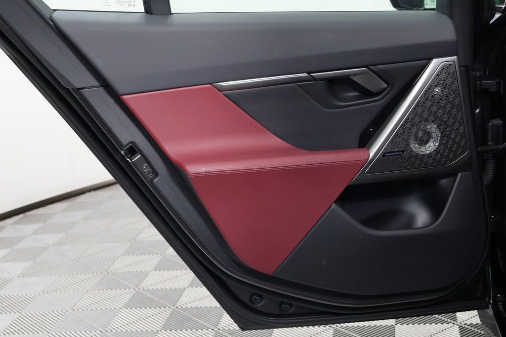 Used 2025 BMW i5 M60 w/ Premium Package image 13