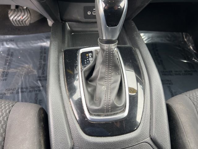 Used 2020 Nissan Rogue Sport S image 32