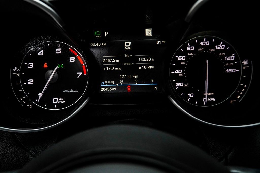 Used 2023 Alfa Romeo Giulia Veloce image 32