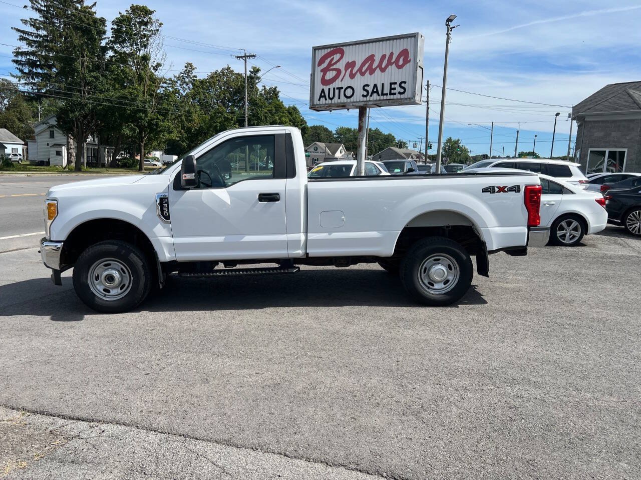 Used 2017 Ford F350 XL AWD/4WD image 2