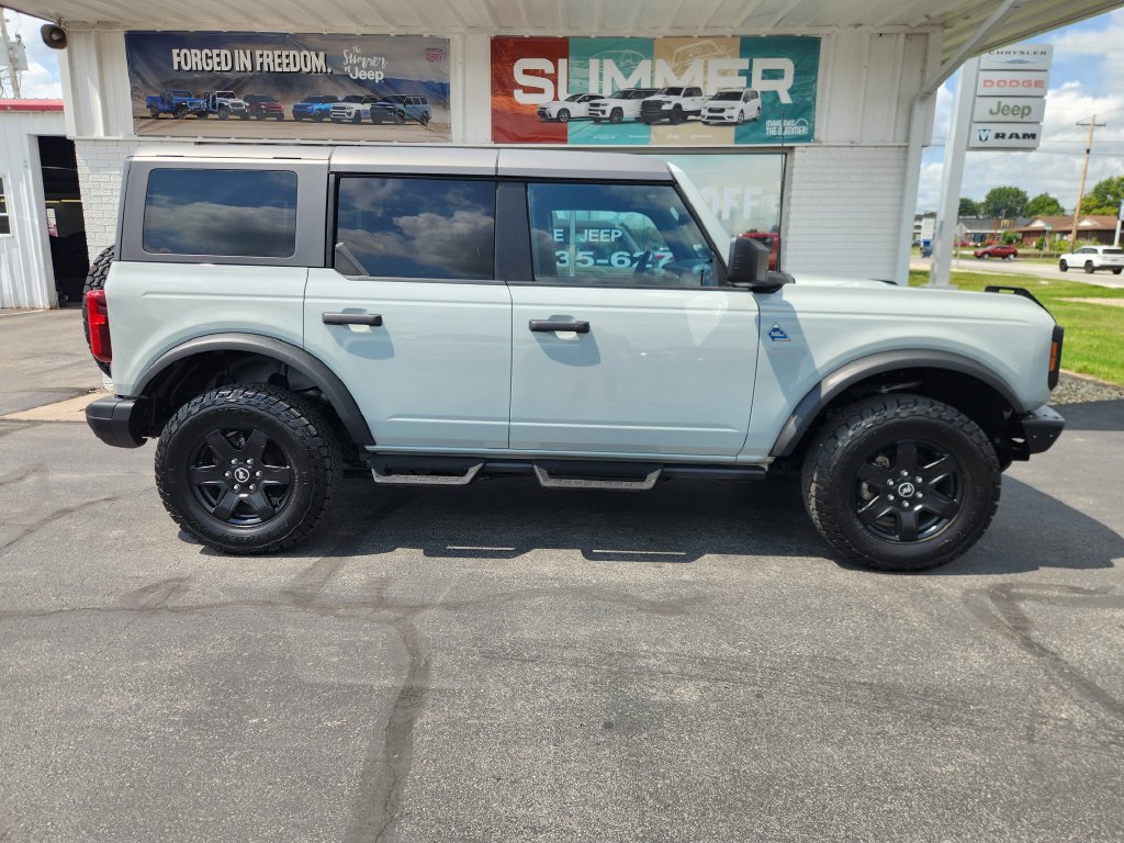 Used 2023 Ford Bronco Black Diamond AWD/4WD image 2