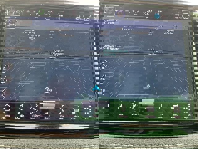 Used 2023 Chrysler Pacifica Limited image 2