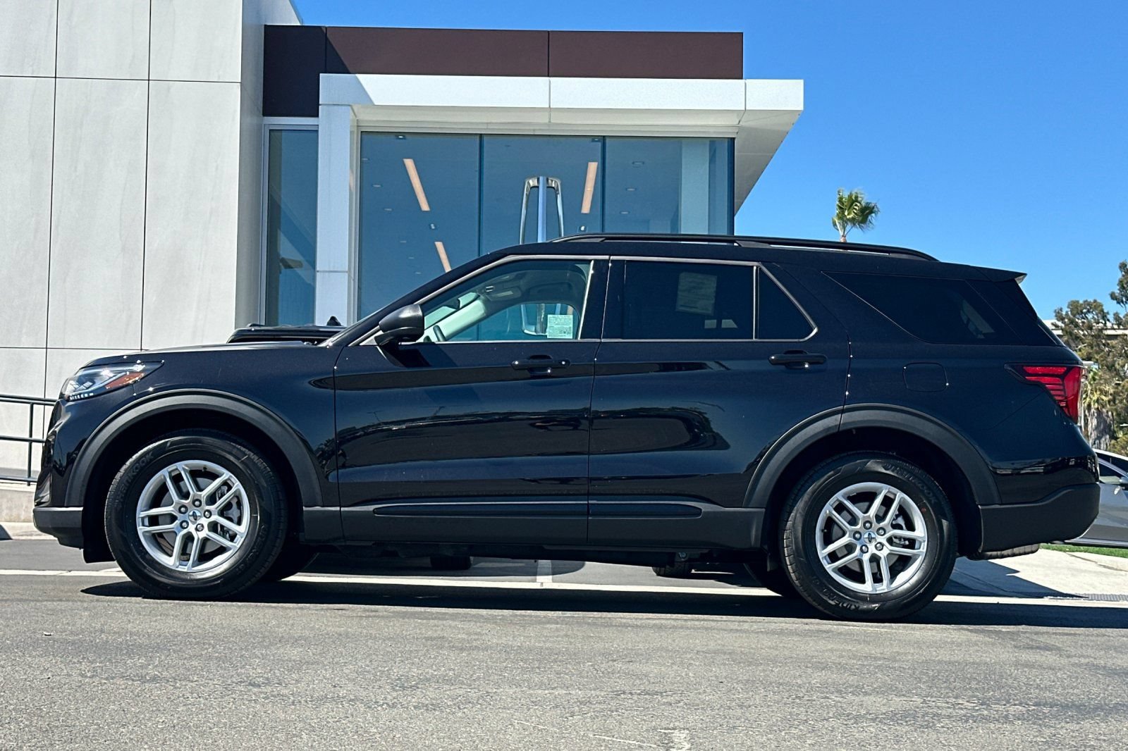 New 2026 Ford Explorer Active w/ Active Comfort Package RWD image 6