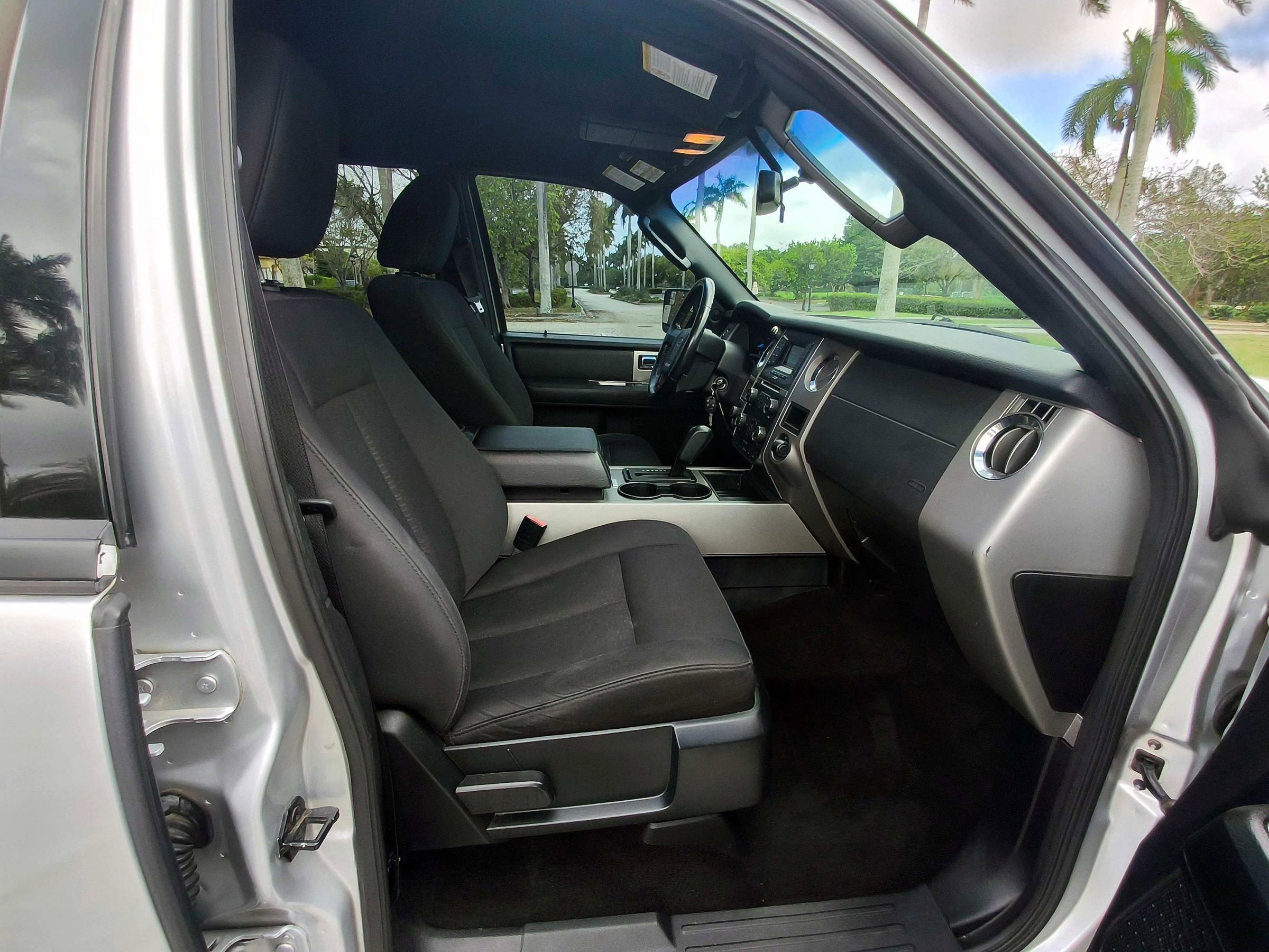 Used 2017 Ford Expedition XLT AWD/4WD image 37