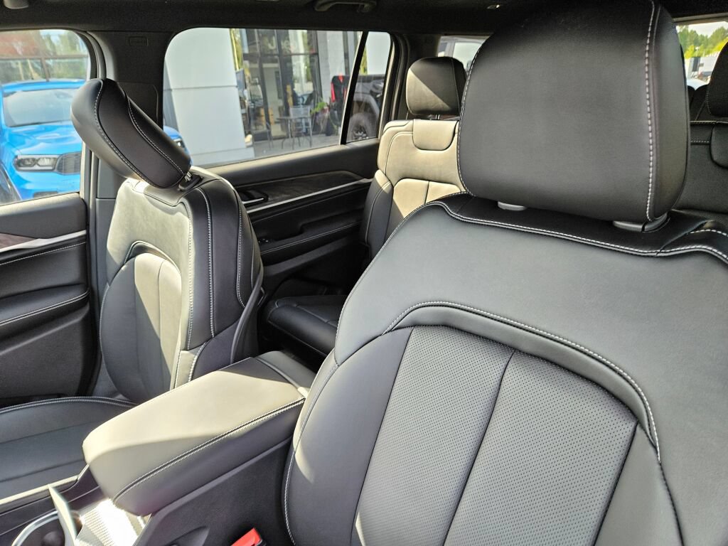 New 2026 Jeep Grand Cherokee L Limited AWD/4WD image 18