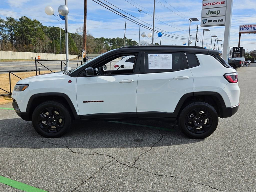 Used 2024 Jeep Compass Trailhawk image 4