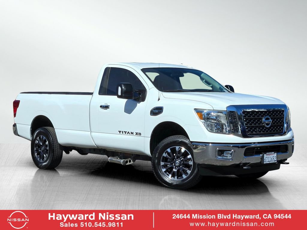 Used 2018 Nissan Titan SV image 1