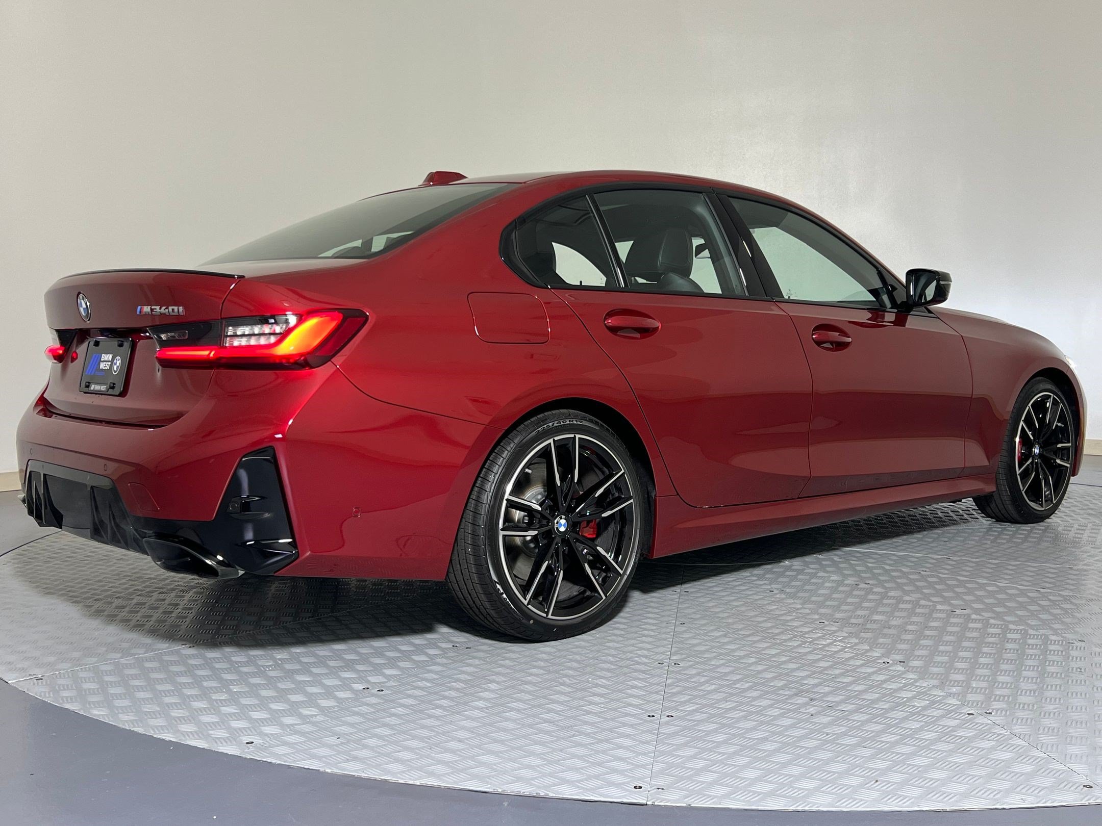 Used 2026 BMW M340i Sedan w/ Premium Package RWD image 8