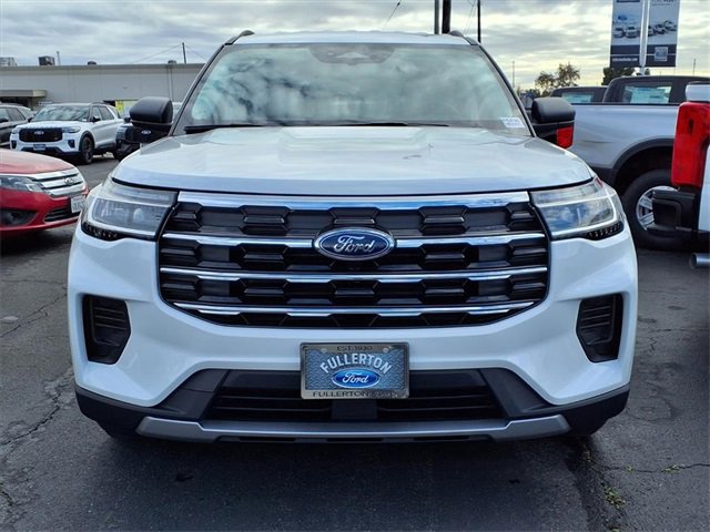 New 2026 Ford Explorer Active image 2