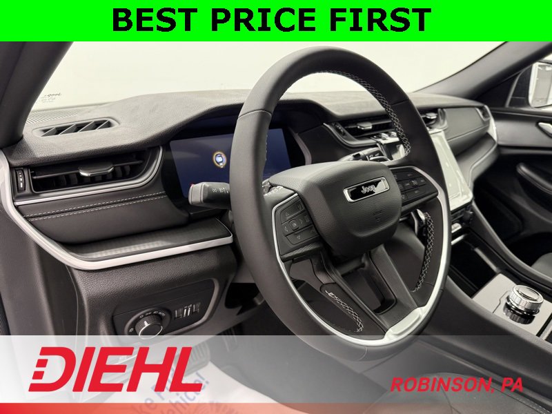 New 2025 Jeep Grand Cherokee Laredo w/ Luxury Tech Group I image 21