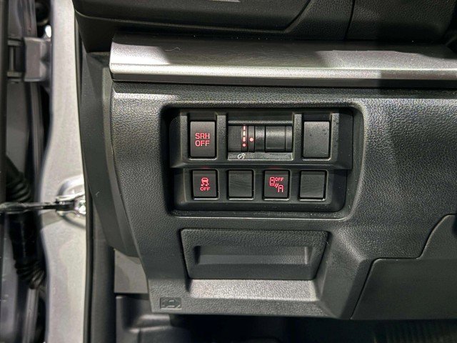 Used 2019 Subaru Crosstrek 2.0i Limited w/ Moonroof Package w/Navigation image 39